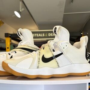 Wmns React HyperSet ‘White Black Gum’